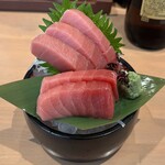 アカマル屋鮮魚店 - ■本鮪 中トロ￥1,080：脂のりと赤身のバランスが良好。