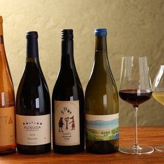 精選的新世界葡萄酒與手工琴酒