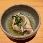 すしやのたい悟 - 生牡蠣さんでーす。②