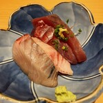 すしやのたい悟 - 鰆と鰹の軽い漬けさんでーす。②