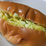 アサカベーカリー - 沢庵の刻んだものも入ったコッペパン