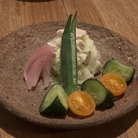 鶏一途 - 蒸し鶏と浅漬けキャベツの前菜盛り