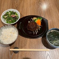 鉄板仕上げ　極みタンバーグ