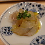 鮨 真菜 - さよりうずらの卵の黄身合え