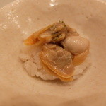 鮨 真菜 - アサリ