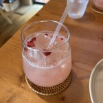 Bloomy cafe&bake - 桃とプラムのソーダ