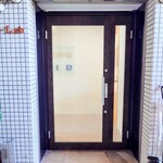 うな賀 - 2階へ上がったら右。