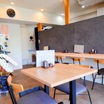 うな賀 - 店内中央。