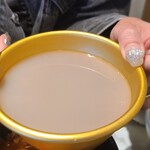 韓国料理 キムチャチャ - エリﾁｬﾝが頼んだ黒豆マッコリ…これだけハズレだったみたいです(笑)