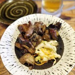 炭や吟蔵 - とろ皮籠焼き(￥530)と生中(ハピアワ￥200)