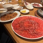 炭火焼肉ホルモン まるは - 