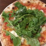 プルチーノ - この日はピッツァピカンテにルッコラトッピングで