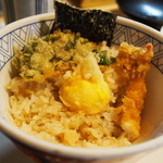 天錦 - 下の方に卵の天ぷら