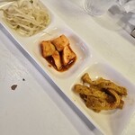 韓国家庭料理 レインボー食堂 - 