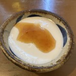 旬菜処 びいどろ - 料理写真:自家製ジーマミー豆腐