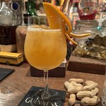 ビーグラッド - 白ワインと枇杷のカクテル