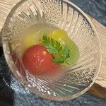 shigi/肉刺しと餃子 TAMAGO NO MIGIUE - 