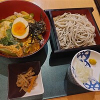 新潟名物 布のり蕎麦とおいしい酒菜 きなせや. 赤坂割烹店 - 