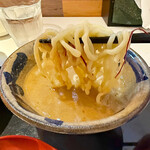 ラーメン スリーエスオー - レモンの酸味と爽やかな風味が、牡蠣のスープととても良く合います