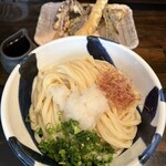 讃岐饂飩 恩家 - 冷ぶっかけうどん大盛