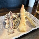 讃岐饂飩 恩家 - 天ぷら、海老、茄子、イカゲソ