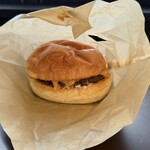 DOUG'S BURGER - ■ダグズ多良間牛ノーベジチーズバーガー ￥2.199
