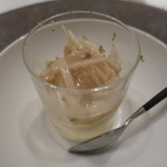 エクアトゥール - ホタテの冷たいプリン（ズワイガニ 松茸のジュレ 青柚子）