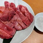 じゃんじゃか - 料理写真:厚切り牛タン