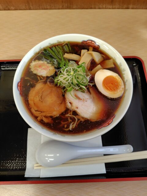 麺屋美麓 雫石店｜地元で愛されるラーメンと居心地の良い空間