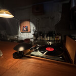 日 酒場 - ターンテーブル、スピーカー