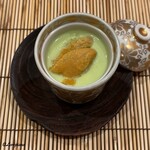 御料理 寺沢 - 毛蟹の玉地締め蚕豆のすり流し生海胆