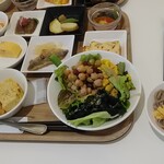 リタの農園 - 小鉢＋サラダバーは、自分で