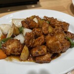 中華居酒屋 かれんこ - お肉たっぷり酢豚。甘さと酸味の加減がベストでした。
