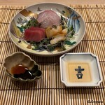 御料理 寺沢 - 石鯛､めじ鮪の中トロ､螺貝の造りを割醤油と煎り酒で
