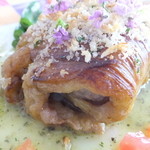 モナリザ - 茄子で包んだ仔羊ミンチ肉のロースト ハーブ風味のマスタードソース