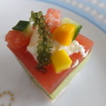 モナリザ - 鶏胸肉とバジリコのテリーヌ フレッシュトマトソース