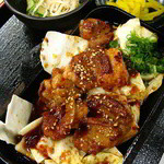 ホルモン定食690円