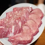 炭火焼肉ホルモンさわいし - 和牛特選ハラミ、黒毛和牛上タン塩