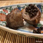 御料理 寺沢 - いわて牛の薇包み巻を実山椒とともに