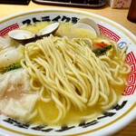 ストライク軒 - 