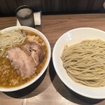 らーめん菊 - つけ麺1300円 ニンニク　野菜　辛み（カラメじゃないよ！）　麺400g