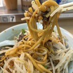 らーめん やまちゃん - 汁なし200g醤油味、麺のアップ