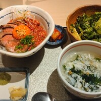 牛刺しと焼肉 仔虎 クリスロード店 - 