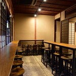 宮島茶屋～CHAYA～ - カウンター、テーブル席