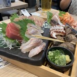 貝・刺身専門店 しらはら みなとみらい一番街 - 