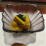 割烹 清風 - 先付け（トウモロコシ葛豆腐のウニ乗せ）
