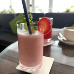 Spago by Wolfgang Puck - 苺スムージー(前菜)