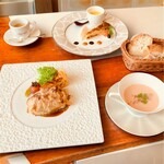 フランス食堂 シェ・モア - Aランチ本日のお肉料理、りんごの冷製スープにカスタマイズ