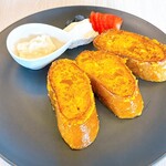 AMAAMA BAR&CAFE LOUNGE - ゴールデンフレンチトースト