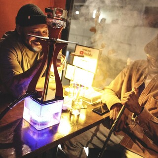 種類豊富なシーシャが楽しめます♪DJが選曲する音楽と共に◉